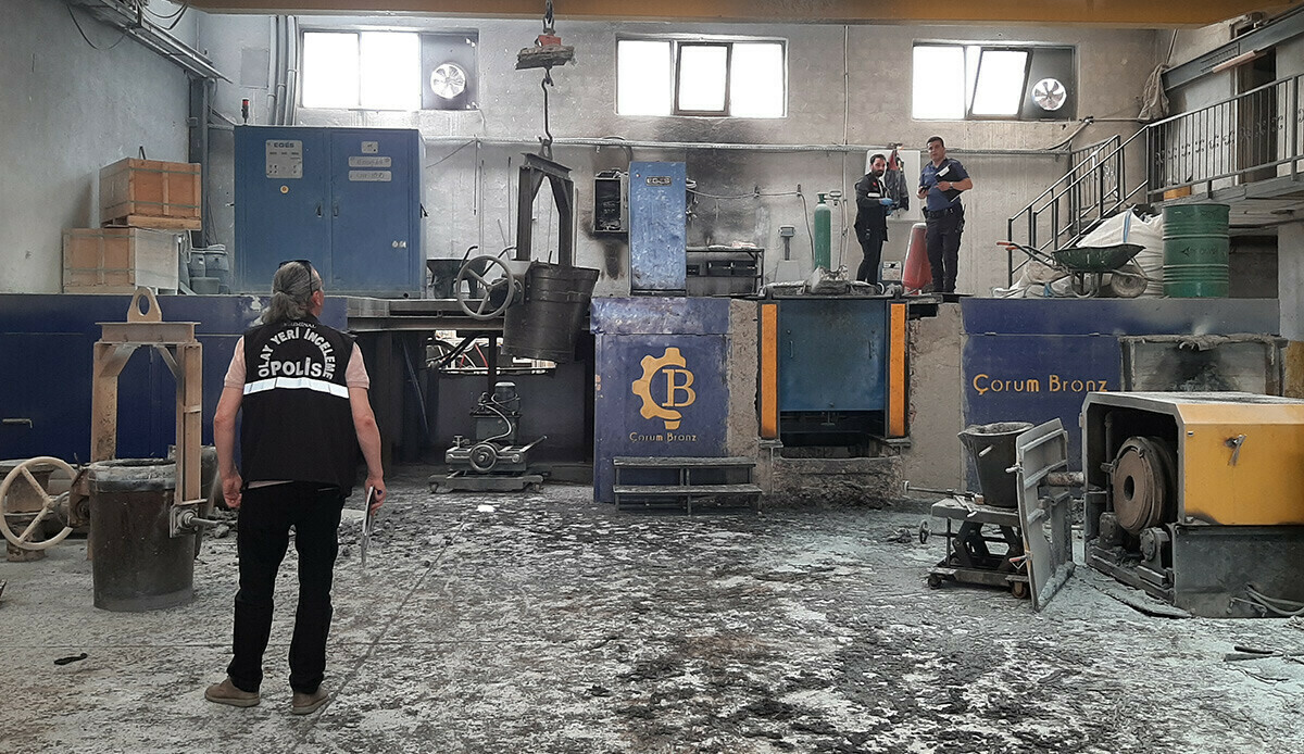Çorum'daki döküm fabrikasında patlama! 2'si ağır 6 işçi yaralı Çorum'daki döküm fabrikasında patlama! 2'si ağır 6 işçi yaralı