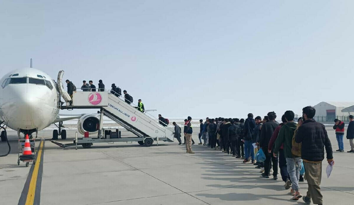 Sınır dışı edilen düzensiz göçmen sayısı açıklandı Sınır dışı edilen düzensiz göçmen sayısı açıklandı