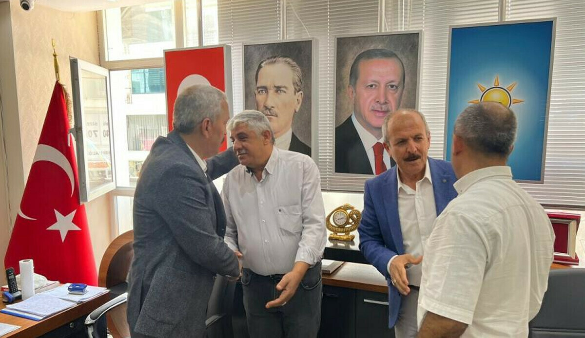 Memleket Partisi'nde istifa depremi! İlçe başkanı da dahil 300 kişi AK Parti'ye geçti