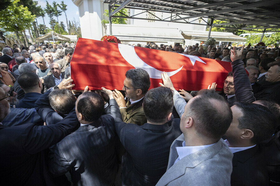 Caz sanatçısı İlham Gencer’e veda… Cenazede vasiyeti yerine getirildi Caz sanatçısı İlham Gencer’e veda… Cenazede vasiyeti yerine getirildi