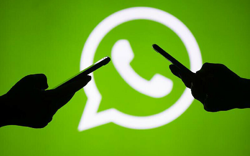 <p>•    WhatsApp Web'in beta programına katılan bazı beta kullanıcıları için yeni bir sohbet paylaşım sayfasıyla birlikte yeniden tasarlanmış bir emoji paneli geldi.</p>