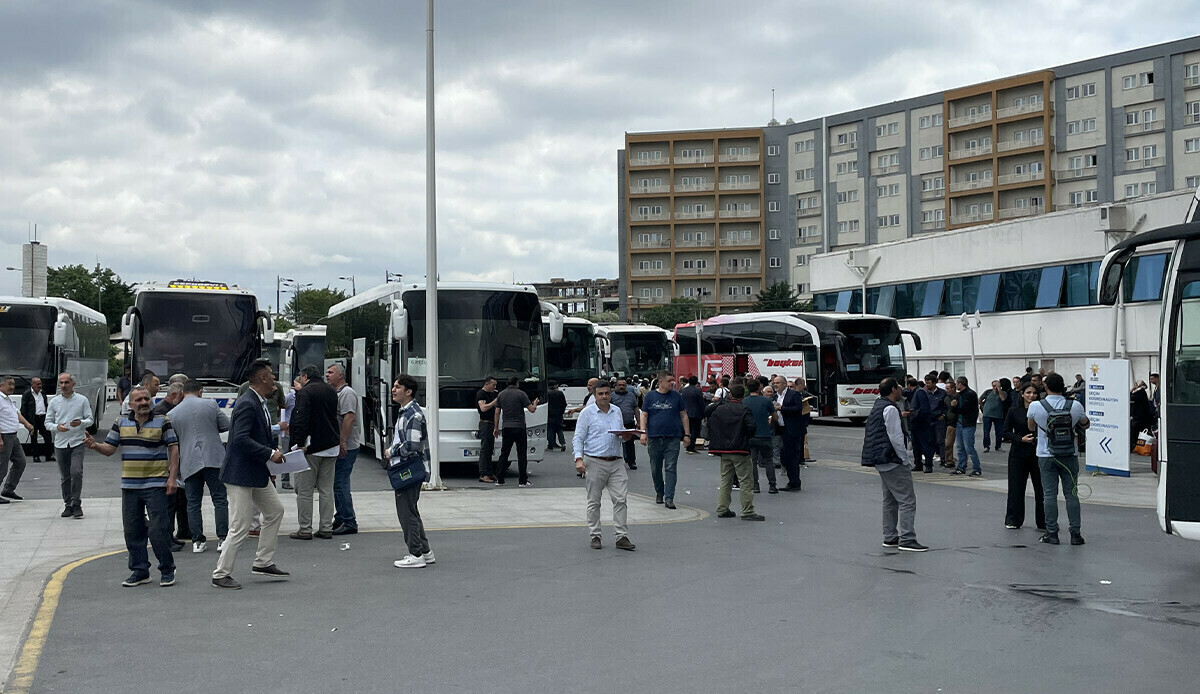 İstanbul dışında oy kullanacaklar dikkat! AK Parti'den seçmenlere ücretsiz ulaşım desteği: Yüzlerce otobüs kalkacak