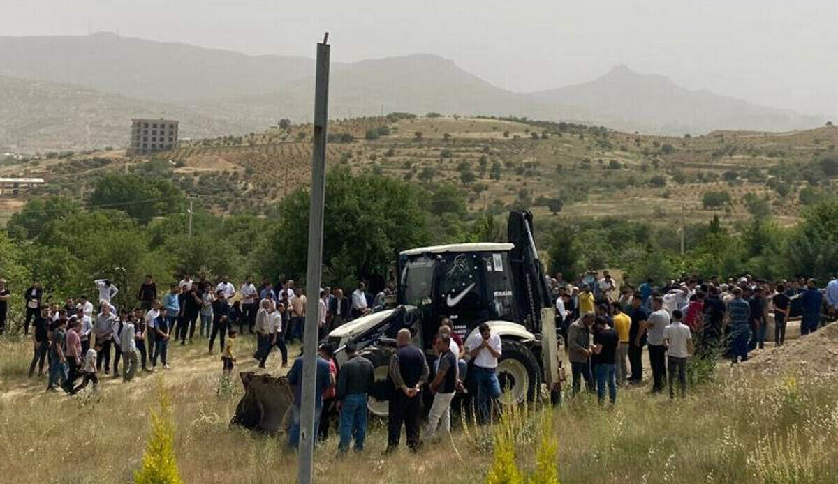 Fatih'te fırındaki patlamada hayatını kaybeden 4 kişi toprağa verildi: Gözyaşları sel oldu Fatih'te fırındaki patlamada hayatını kaybeden 4 kişi toprağa verildi: Gözyaşları sel oldu