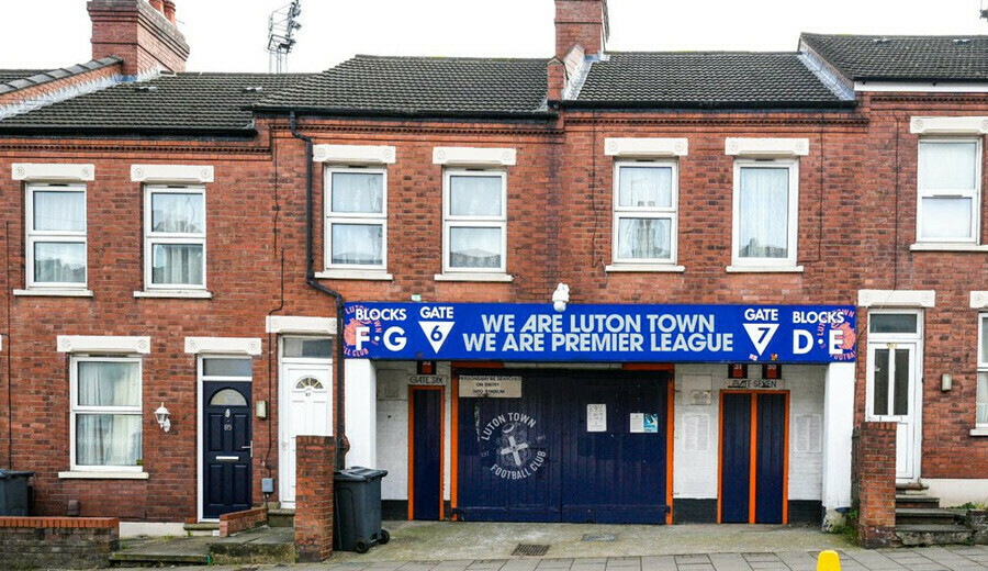 Premier League'e yükselen üçüncü takım Luton Town oldu