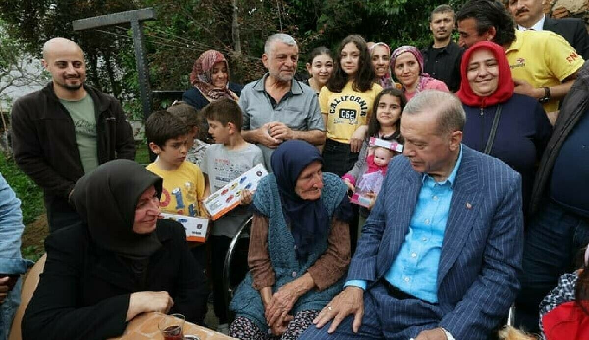 Cumhurbaşkanı Erdoğan’dan eski komşusuna sürpriz ziyaret Cumhurbaşkanı Erdoğan’dan eski komşusuna sürpriz ziyaret