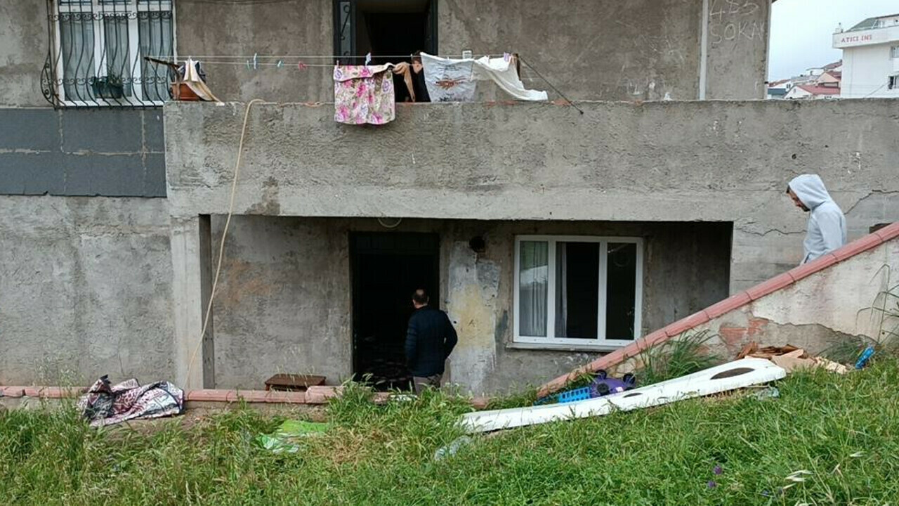 Annesi babası oy kullanmaya giden çocuk evi yaktı Annesi babası oy kullanmaya giden çocuk evi yaktı