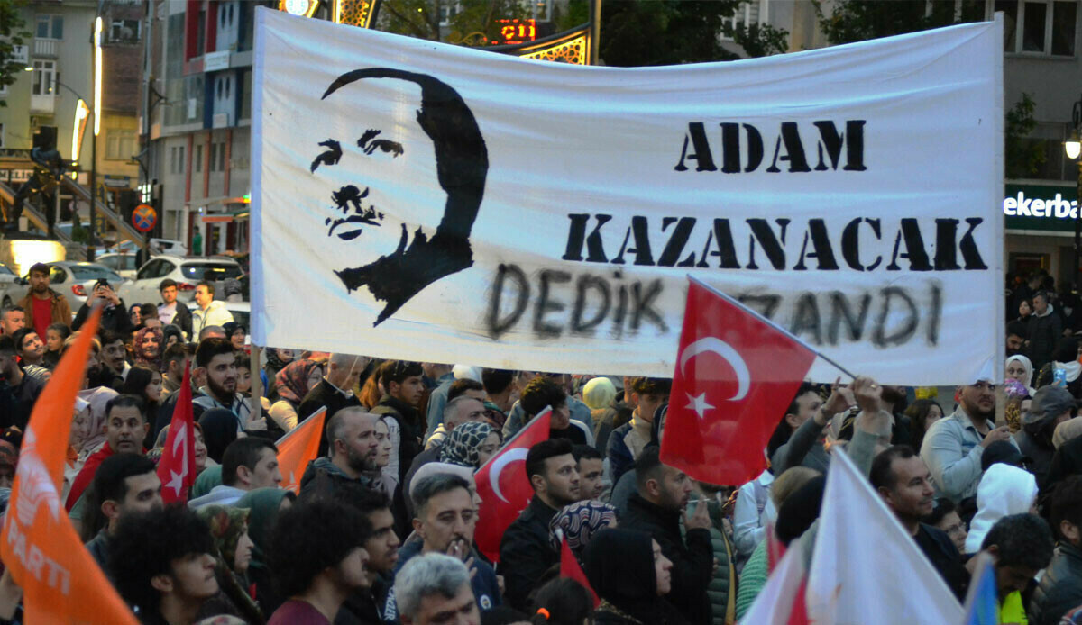 Cumhurbaşkanı Erdoğan’ın zaferi yurtta coşkuyla kutlanıyor!