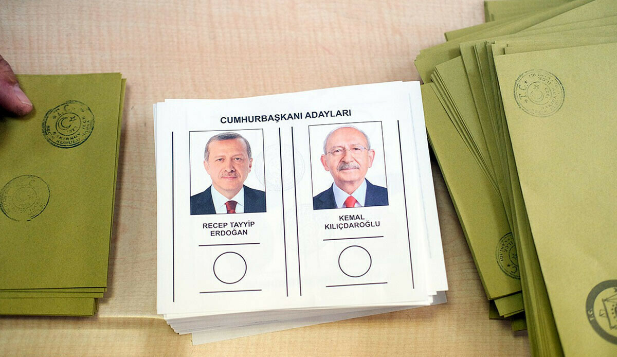 105 yaşındaki Mehmet Özmen oy kullandı