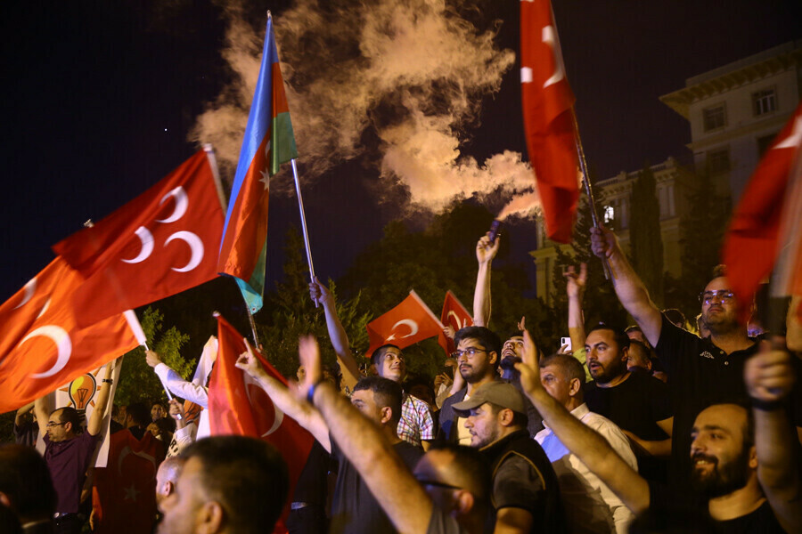 Cumhurbaşkanı Erdoğan'ın zaferi Bakü'yü sokaklara döktü