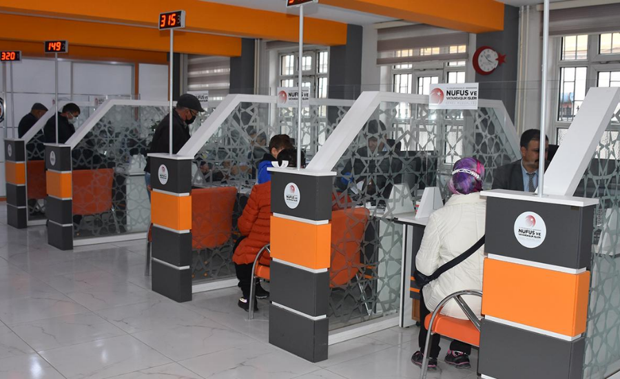 Seçim günü nüfus müdürlüğü açık mı? Bugün nüfus müdürlükleri saat kaça kadar açık? Kimlik olmadan oy kullanılır mı?