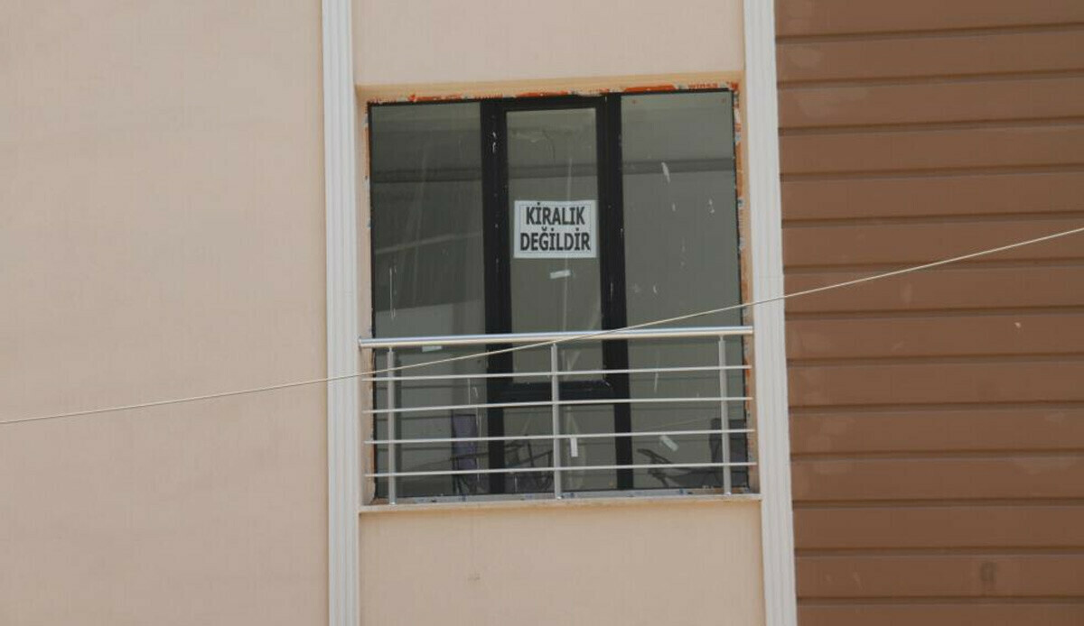 Elazığ’daki boş evlerde dikkat çeken uyarı! Kiralık yazısının yerini ‘kiralık değildir’ yazısı aldı Elazığ’daki boş evlerde dikkat çeken uyarı! Kiralık yazısının yerini ‘kiralık değildir’ yazısı aldı