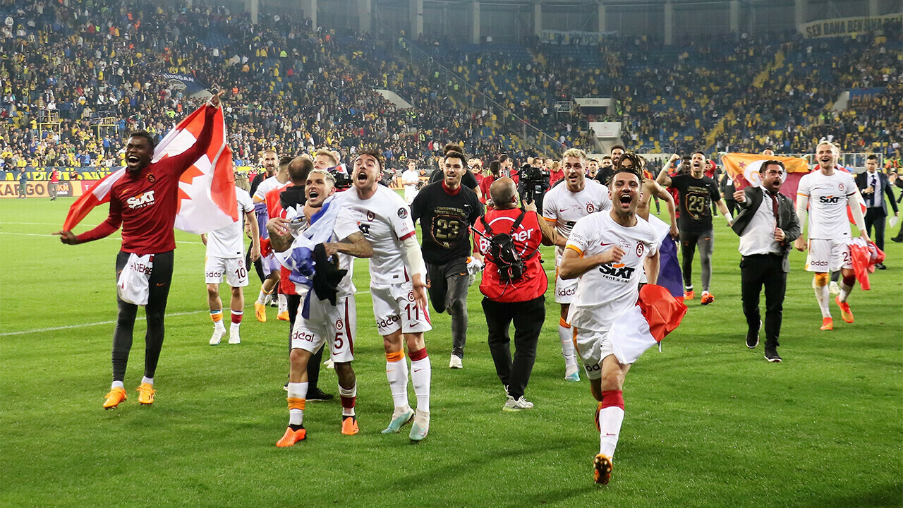 Siyasiler, Galatasaray