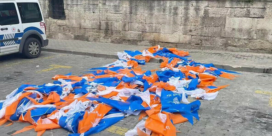 AK Parti İlçe Teşkilatı binasına saldırı