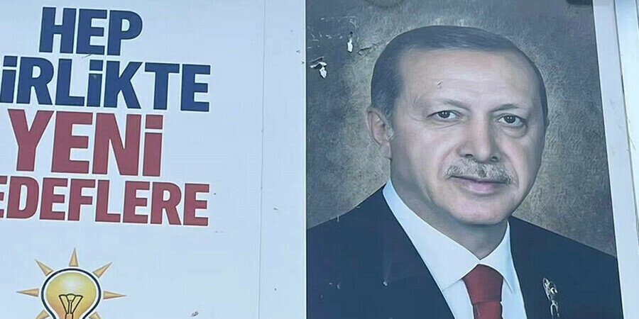 AK Parti İlçe Teşkilatı binasına saldırı