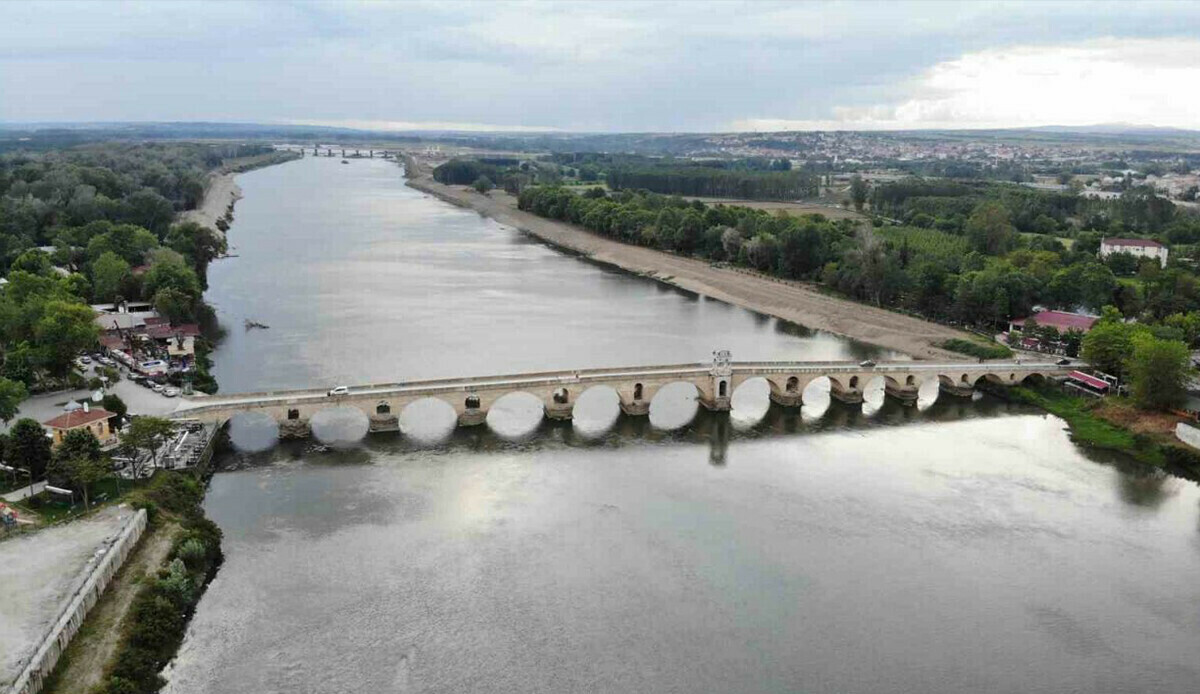 Meriç Nehri'nde kuraklık alarmı: Su seviyesi düşüşte Meriç Nehri'nde kuraklık alarmı: Su seviyesi düşüşte