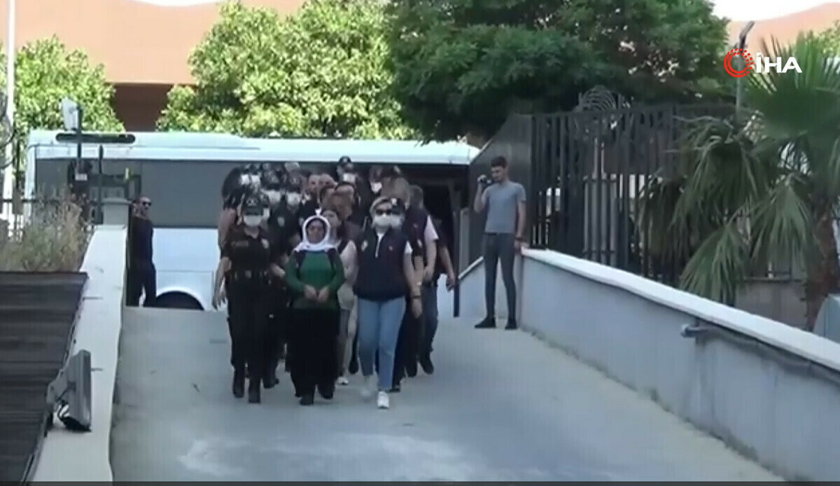 Mersin&#039;deki PKK operasyonu! Eski HDP&#039;li yöneticilerin de bulunduğu 7 kişi tutuklandı