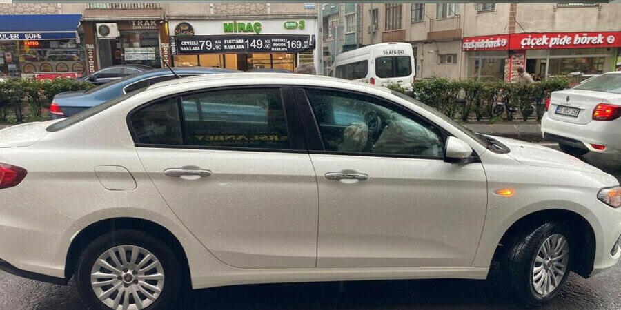 Tekirdağ’da inanılmaz olay! Rögar kapağı otomobili 2 metre uçurdu