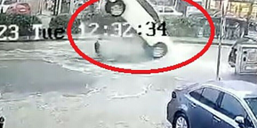 Tekirdağ’da inanılmaz olay! Rögar kapağı otomobili 2 metre uçurdu