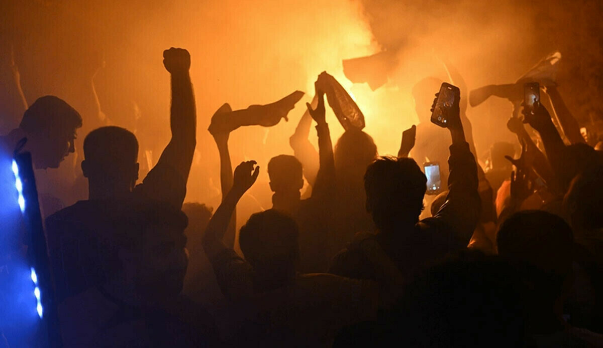 Gaziantep'te olaylı şampiyonluk kutlaması: 11 gözaltı Gaziantep'te olaylı şampiyonluk kutlaması: 11 gözaltı