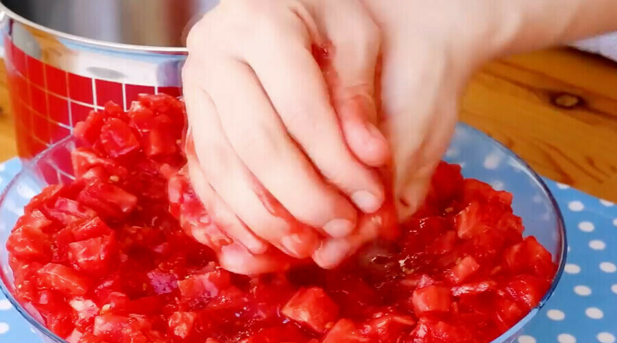 Kışlık konserve hazırlarken ölümcül tehlikeye dikkat! Aşçılar uyarıyor...