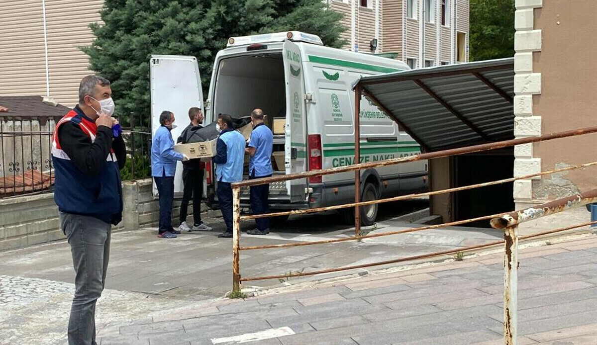 Şişli’de korkunç olay! Genç kız metrelerce yükseklikten aşağı düştü: O anlar kamerada Şişli’de korkunç olay! Genç kız metrelerce yükseklikten aşağı düştü: O anlar kamerada
