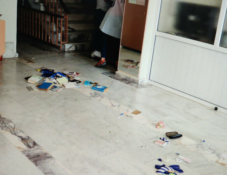 İşletme sahibi aparttan çıkmayan kiracısını zehirlemeye kalktı: 5 kişi hastanelik oldu İşletme sahibi aparttan çıkmayan kiracısını zehirlemeye kalktı: 5 kişi hastanelik oldu