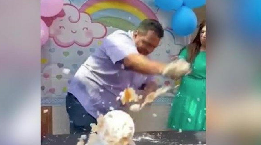 Bebeğinin cinsiyetini beğenmedi, partiyi birbirine kattı