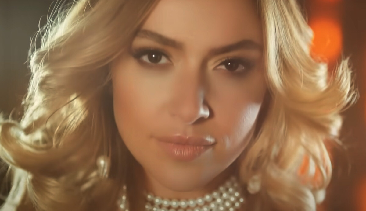 Şarkıcı Hadise ağır hakaretleri affetmedi! 3 ünlü sunucuya dava açtı Şarkıcı Hadise ağır hakaretleri affetmedi! 3 ünlü sunucuya dava açtı