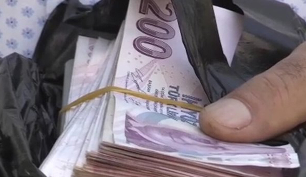 Kaybettiği 400 bin liralık para ve altın, çöpten çıktı! 'Ben ekmek poşeti diye aldım'