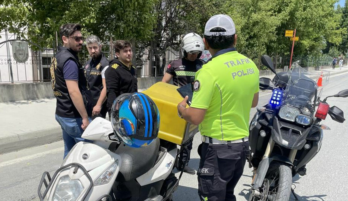 Kaçarken yakalandı, ceza kesti diye polise teşekkür etti: Allah razı olsun yakaladı Kaçarken yakalandı, ceza kesti diye polise teşekkür etti: Allah razı olsun yakaladı