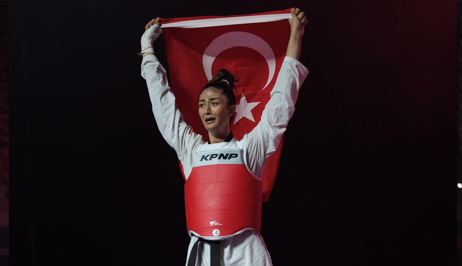 Nafia Kuş Dünya Şampiyonu! Kadın tekvandocularımızdan Bakü'de 3. altın madalya Nafia Kuş Dünya Şampiyonu! Kadın tekvandocularımızdan Bakü'de 3. altın madalya