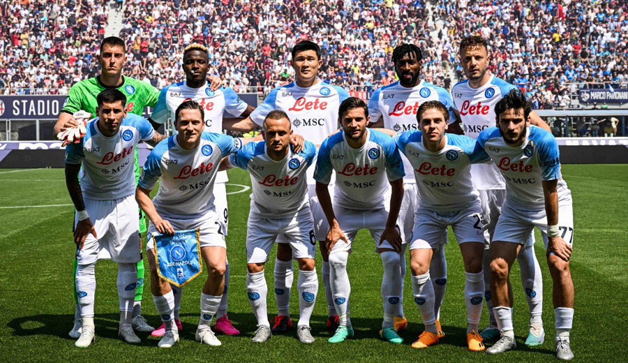 Napoli'ye çağ atlatan Luciano Spalletti, Serie A'da 2022-2023 sezonunun teknik direktörü seçildi Napoli'ye çağ atlatan Luciano Spalletti, Serie A'da 2022-2023 sezonunun teknik direktörü seçildi