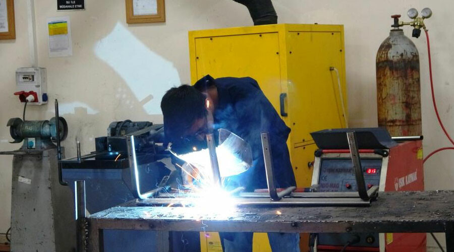 Fabrika değil okul…. Öğrenirken kazanıyorlar: 6 ayda 4 milyon 500 bin lira ciro yaptılar!