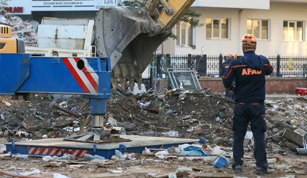 AFAD müdüründen deprem uyarısı: Uzun yıllar uyuyan aktif fay hatları var