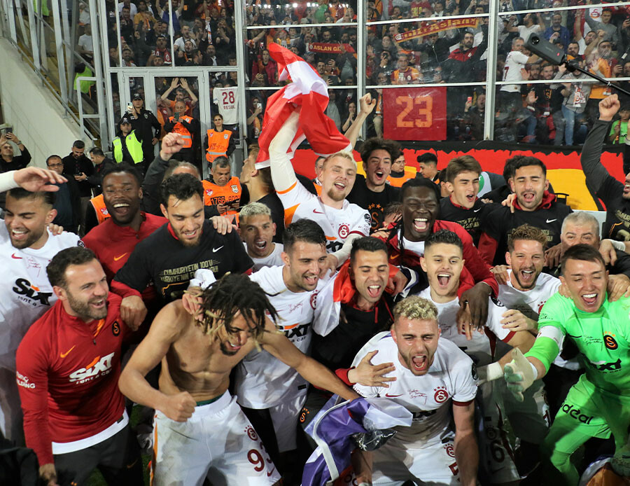 Şampiyon takımın oyuncularına yoğun talep! Arsenal Sacha Boey ile görüşmelere başladı Şampiyon takımın oyuncularına yoğun talep! Arsenal Sacha Boey ile görüşmelere başladı