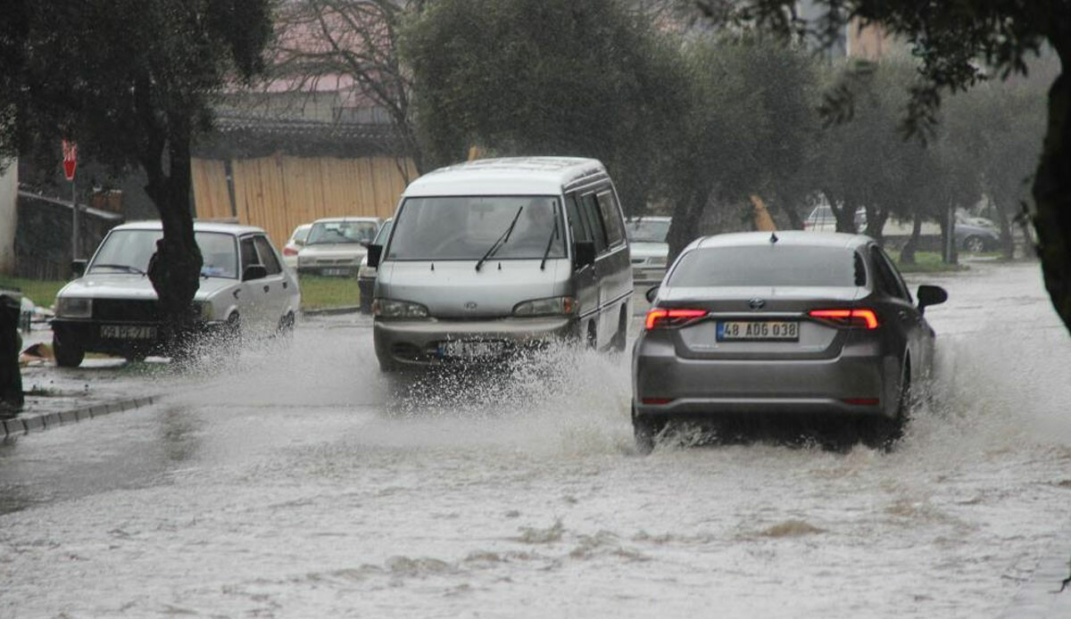 Meteoroloji'den önemli uyarı: Sel ve dolu yağışına karşı hazır olun! Meteoroloji'den önemli uyarı: Sel ve dolu yağışına karşı hazır olun!