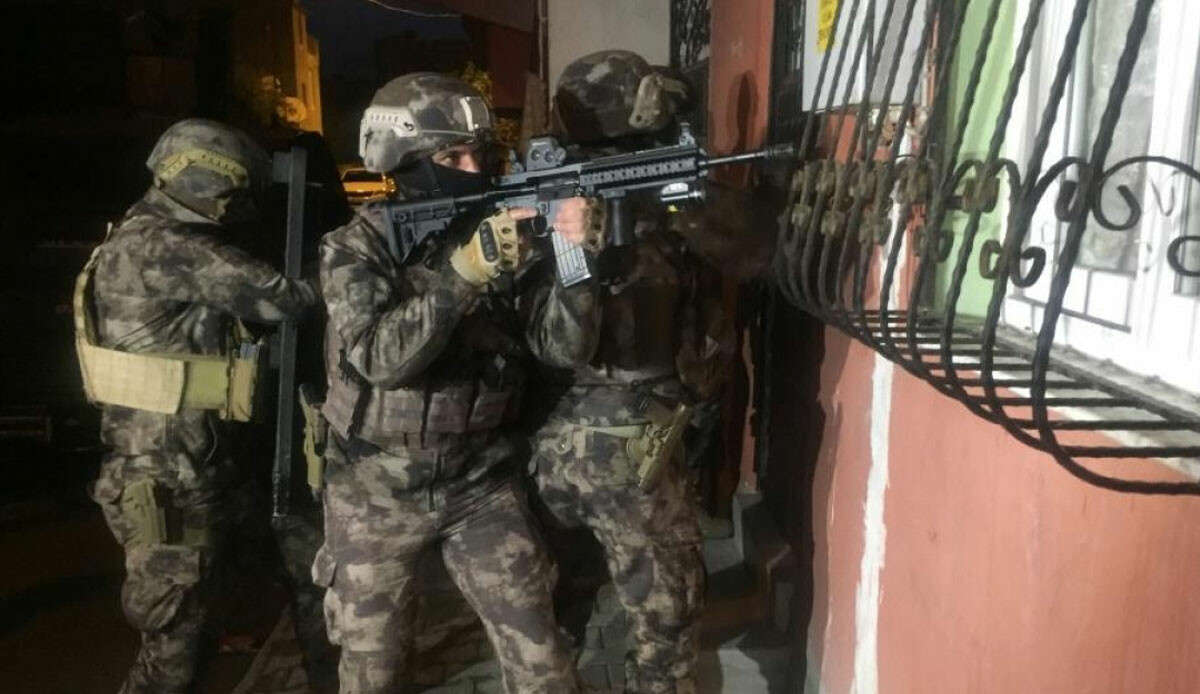 İstanbul'da DEAŞ operasyonu: 7 gözaltı İstanbul'da DEAŞ operasyonu: 7 gözaltı