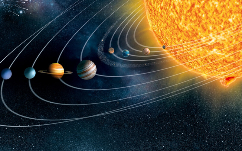 <p>Araştırmacılar kara deliklerden başka, büyük kütleli veya yoğunluğu yüksek <strong>nötron yıldızların, beyaz cücelerin ve galaksi kümelerinin de çekim gücünden etkilenen uzay-zamanın büküldüğünü</strong> kaydetti. Bu gibi yüksek çekim alanlarında dalgalanmalar oluştuğu için Hawking radyasyonu benzeri yeni parçacık oluşumlarının tetiklendiği belirtildi.</p>