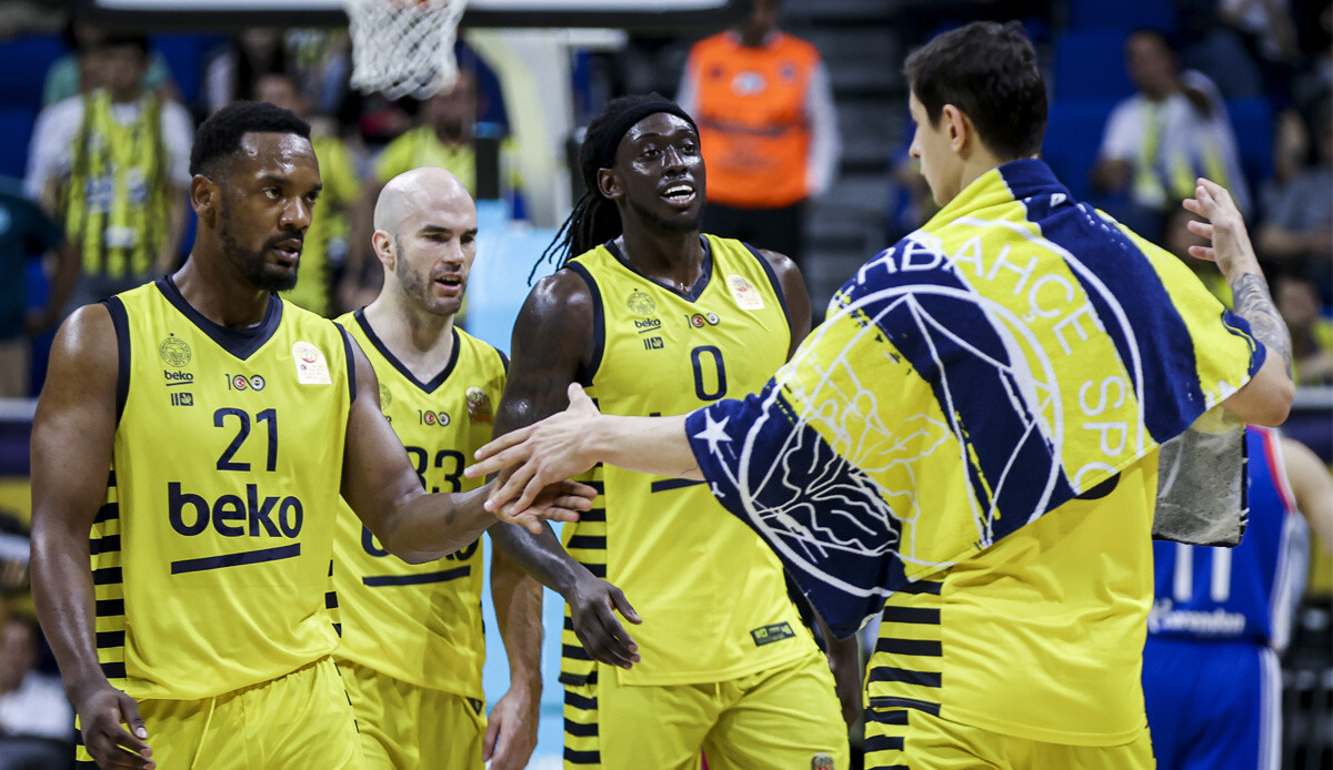 Fenerbahçe Beko - Anadolu Efes (108-66) Yarı final serisinde 42 sayı fark! Fenerbahçe Beko - Anadolu Efes (108-66) Yarı final serisinde 42 sayı fark!