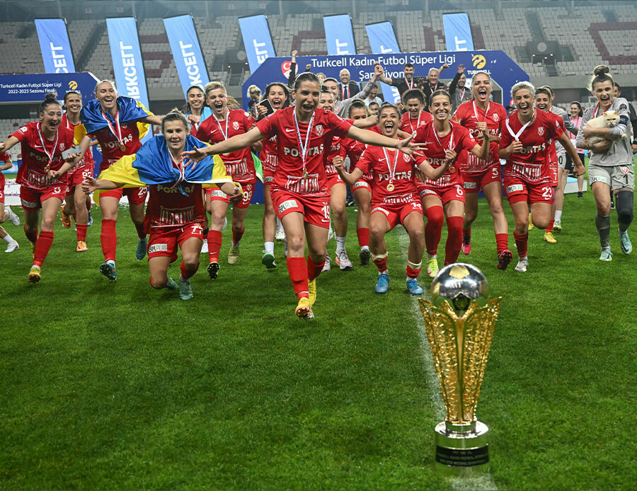 Fenerbahçe son dakikada şampiyonluğu kaçırdı! Kupayı Ankara Büyükşehir Belediyesi Fomget kazandı