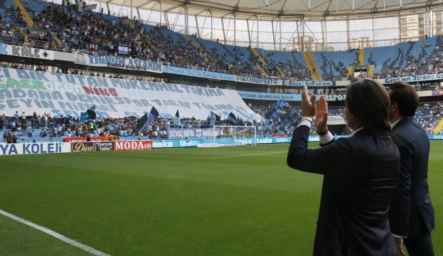 Adana Demirspor taraftarları Vincenzo Montella'ya İtalyanca pankartla veda etti