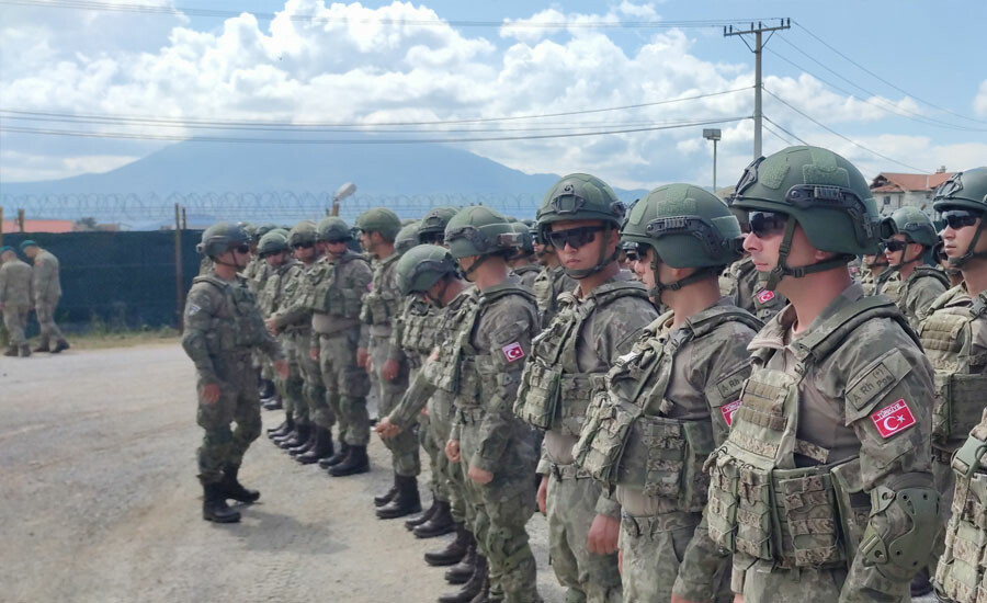 NATO talep etti! Türk komandolar Kosova'ya ayak bastı