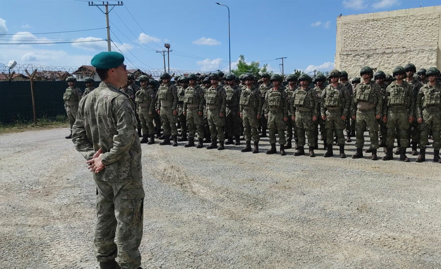 NATO talep etti! Türk komandolar Kosova'ya ayak bastı