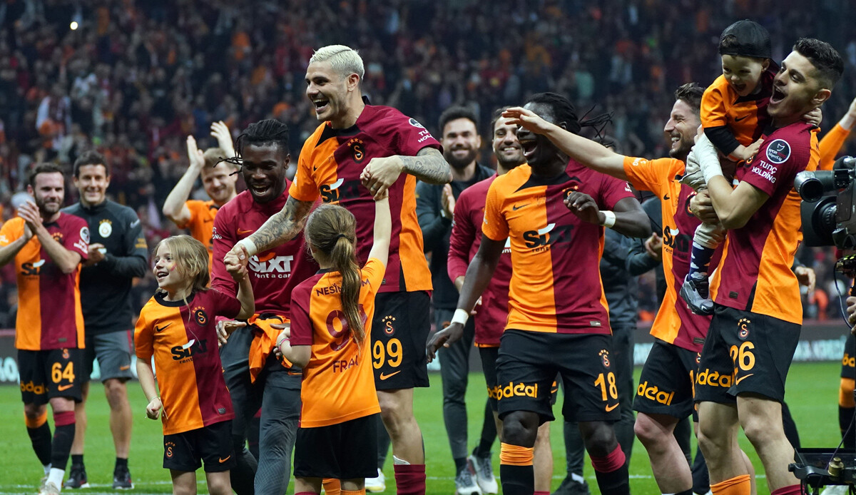Kral'ın 23. taç töreni: Şampiyon Galatasaray kupasına kavuşuyor Kral'ın 23. taç töreni: Şampiyon Galatasaray kupasına kavuşuyor
