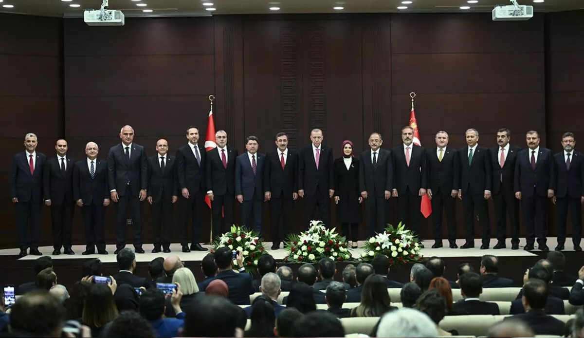 Dünya basınından Erdoğan'a övgüler: 5 kabine üyesine dikkat çekildi Dünya basınından Erdoğan'a övgüler: 5 kabine üyesine dikkat çekildi