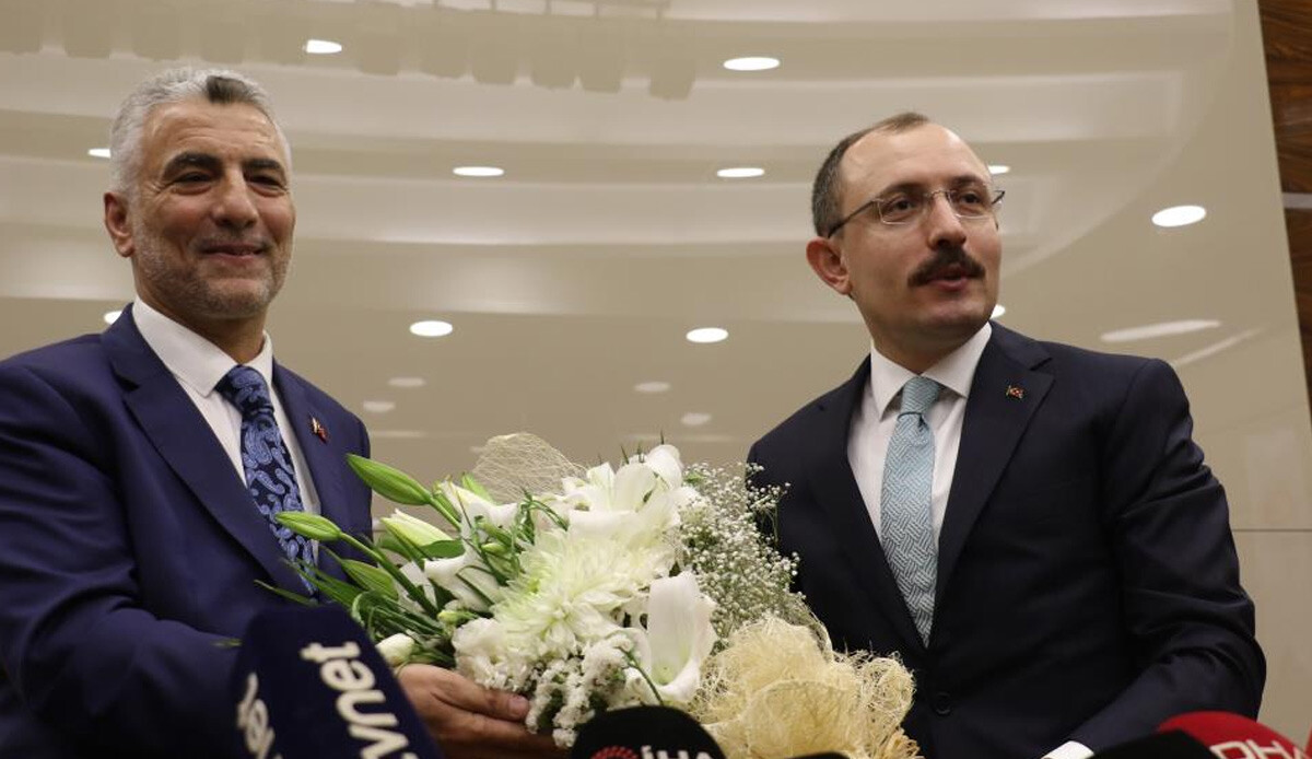Ticaret Bakanlığı'nda devir teslim: Ömer Bolat görevi, Mehmet Muş'tan devraldı Ticaret Bakanlığı'nda devir teslim: Ömer Bolat görevi, Mehmet Muş'tan devraldı