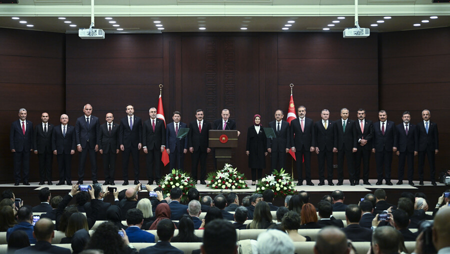 Yeni kabinenin şifreleri: İşte yeni bakanlar Yeni kabinenin şifreleri: İşte yeni bakanlar
