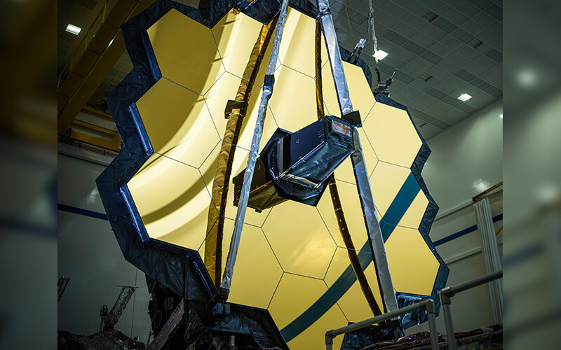 <h3><strong>NASA NE UMUYOR?</strong></h3><p>Basit bir anlatımla yıldız oluşumu, yıldızlar arasında uzanan ince plazma fiziğinden tüm galaksilerin evrimine kadar astronomideki pek çok alanın temelini oluşturur. NASA, NGC 5068 gibi galaksilerden toplanan verilerin büyük bilimsel ilerlemeleri 'başlatmaya' yardımcı olabileceğini umduğunu belirtiyor ancak bunların ne olabileceği hala bir sır olarak saklanıyor. </p>