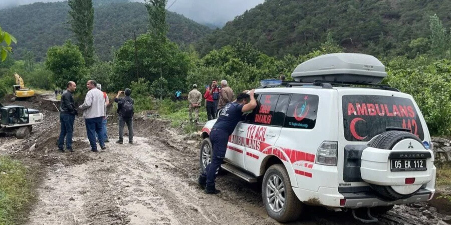 Amasya’da şiddetli yağış sele neden oldu! Kaybolan 2 kişinin kimliği belli oldu Amasya’da şiddetli yağış sele neden oldu! Kaybolan 2 kişinin kimliği belli oldu