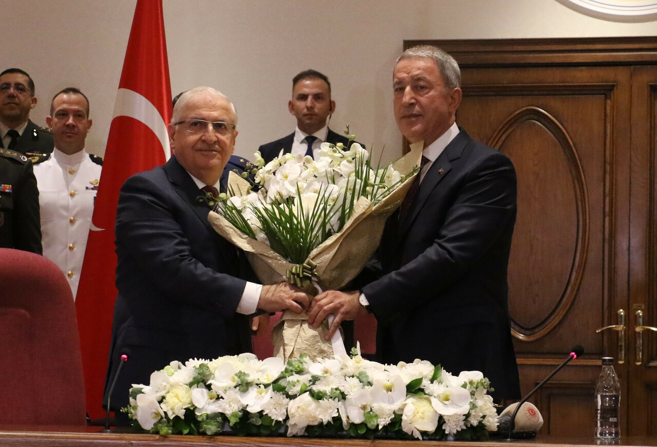 Milli Savunma Bakanlığı'nda devir teslim! Yaşar Güler'den ilk mesaj...